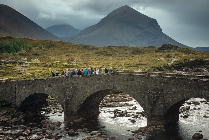 3-Day Isle of Skye Inverness Highlands and Glenfinnan Viaduct Tour from Edinburgh - Day 1: Kelpies, Stirling legends, Glencoe vibes, then Glenfinnan to Inverness