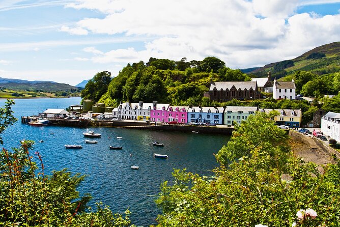 3 Day - Isle of Skye, Loch Ness & Glenfinnan Tour from Glasgow - Day 1: Loch Lomond, Rannoch Moor, Glencoe history, and the Glenfinnan Viaduct hike
