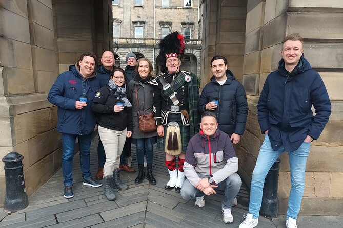 3 Hours Edinburgh City Highlights Private Walking Tour - Edinburgh Highlights, Stop by Stop: Castle, Royal Mile, and Beyond