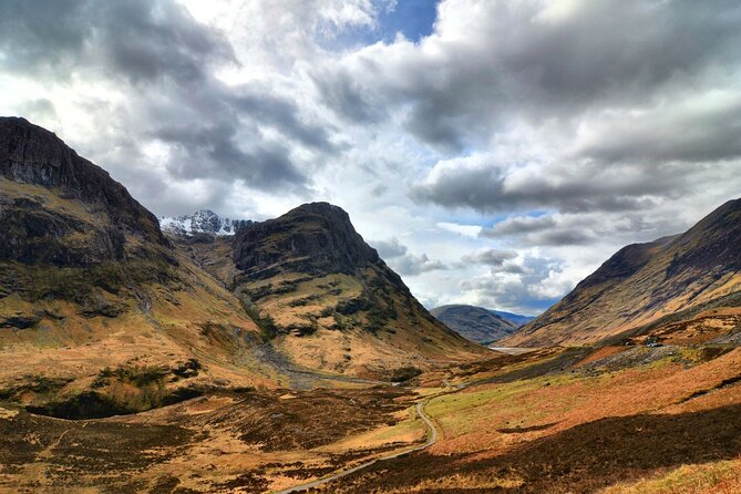4 Day Mull, Iona and Staffa Puffin Experience from Edinburgh - Inveraray and Dunadd Fort: history without the museum slog