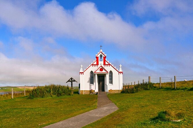 5 Day Orkney Islands and North Coast 500 Tour from Edinburgh - Day 4: Ferry back, John o’ Groats, Grey Cairns crawl, and Dunrobin’s castle time