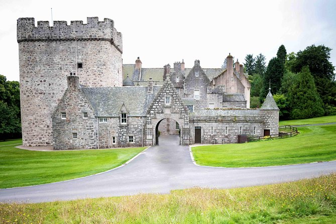 Aberdeenshire Private Half Day Castle & Historic Building Tour - The guide factor: what Malcolm’s style adds to the day