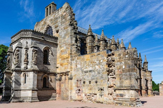 Alnwick Castle and Rosslyn Chapel Day Tour from Edinburgh - Weather, Footing, and What to Pack for a Smooth Day