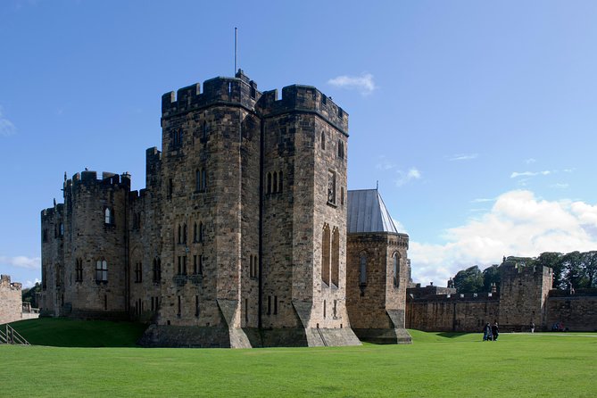Alnwick Castle, Northumberland and Borders Tour with Admission - Kelso Abbey and the Market Square Break You Actually Use