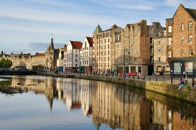 Amitylux Best of Private Edinburgh Walking Tour-3 Hours - Greyfriars Kirkyard for the statue and medieval atmosphere