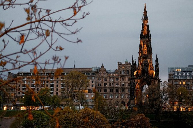Amitylux Best of Private Edinburgh Walking Tour-3 Hours - Greyfriars Bobby on Candlemaker Row, then Victoria Street’s charm