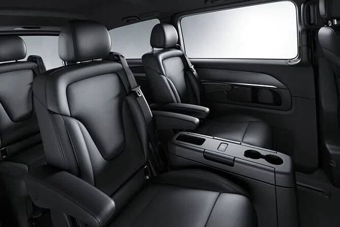 Arrival Transfer Edinburgh Airport EDI to Edinburgh by Minivan - From landing to hotel, this transfer fixes your hardest first hour