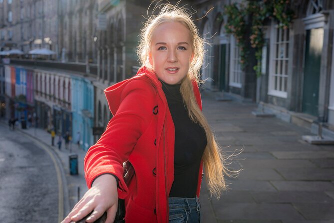 Best Edinburgh Photoshoot Experience - Meeting on the Royal Mile outside St Giles with Simon