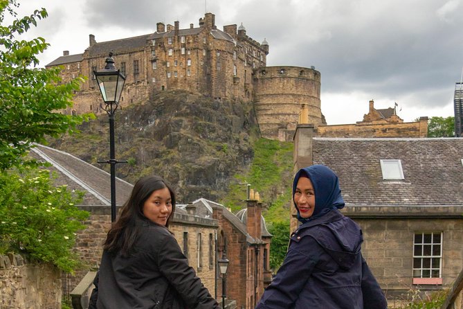 Best Edinburgh Photoshoot Experience - Stop 1: Four planned photo locations, plus resident-style streets