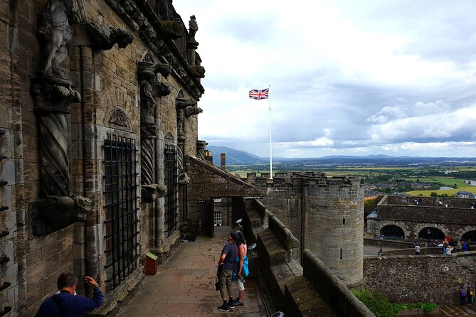 Blackness & Stirling Castle, Wallace Monument Private Tour - Stirling Castle interiors in 2.5 hours, what to focus on first