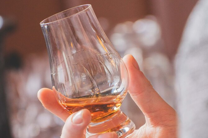 Cellar Of Scotland Walking Tour, taste Edinburgh's finest drinks - St Andrew Square to Old Town, why this route feels smart