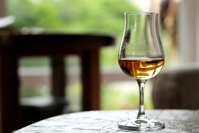 Cellar Of Scotland Walking Tour, taste Edinburgh's finest drinks - Old Town stops: gin and tonic, then your own whisky and cocktail choice