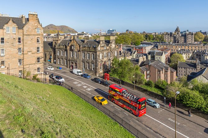 City Sightseeing Edinburgh Hop-On Hop-Off Bus Tour + Kids Go Free - Why this Edinburgh bus tour is a smart orientation tool