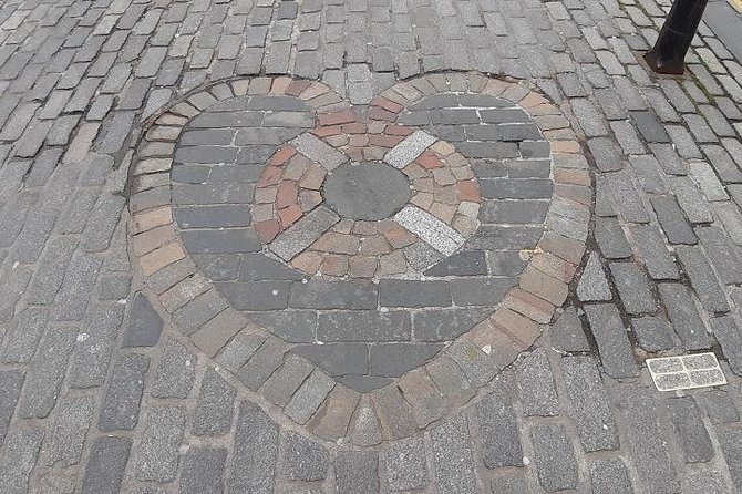 Curious Tales of the Royal Mile - Private Walking Tour - A Private Royal Mile walk powered by oddball Edinburgh stories