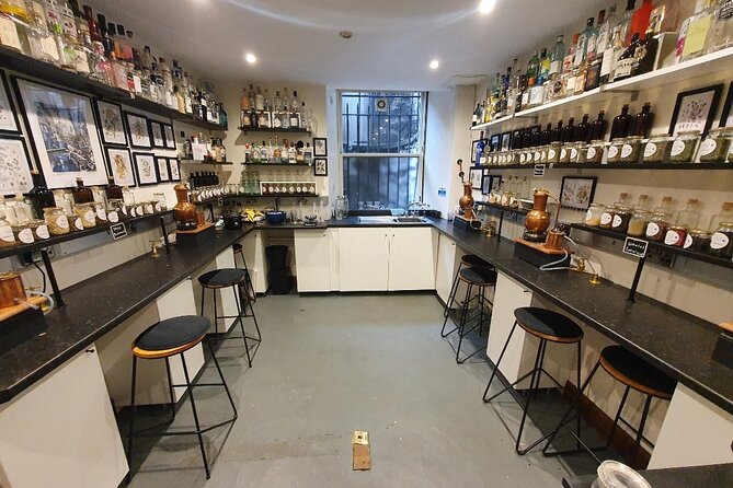 Distill a bottle of Gin on mini copper stills - Quick hit points before you book
