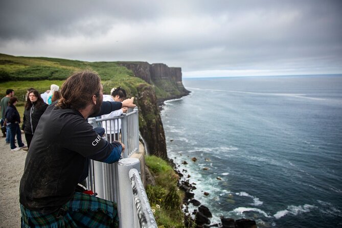 Edinburgh:5-Day Isle of Skye, Inverness & Loch Ness Tour w/Hostel - Meeting point, daily rhythm, and what your day feels like