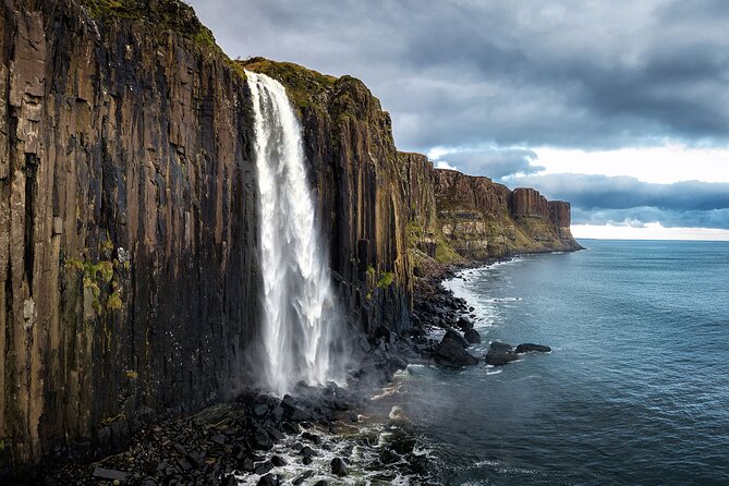 Edinburgh:5-Day Isle of Skye, Inverness & Loch Ness Tour w/Hostel - Day 1 in the Central Belt, then the West Coast mood shift to Oban
