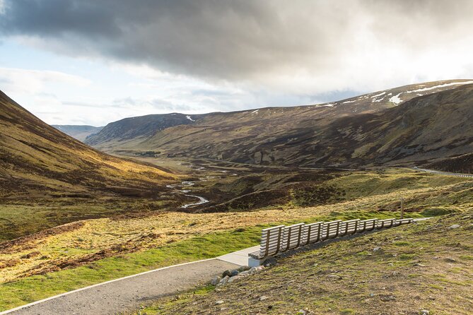Edinburgh: Aberdeenshire, Balmoral Castle and the Northeast Coast - Stonehaven time: shops, promenade strolls, and easy food wins