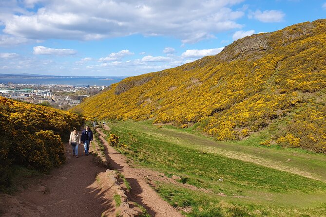 Edinburgh: Arthur's Seat Hike with Local Guide - Price and time: why about $33 feels fair for a guided climb