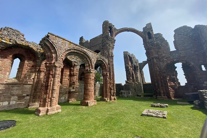 Edinburgh: Bamburgh, Northumberland & Alnwick Winter Adventure - A tight winter route: Holy Island, Alnwick, and Bamburgh from Edinburgh