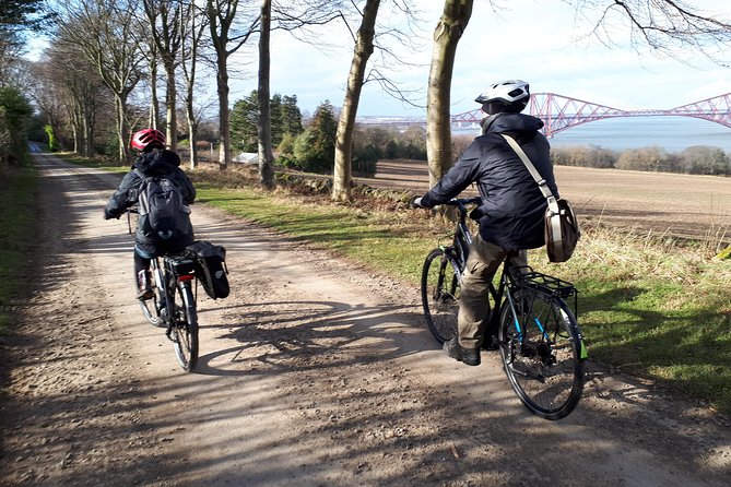 Edinburgh Bridges & Countryside BIke & Ebike Tour with Transfers - The setup: transfers, small groups, and all the safety gear you actually use