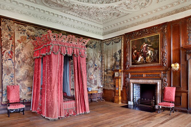 Edinburgh Castle Guided Walking Tour & Holyrood Palace Ticket - The best part: guided time ends, then you explore your way