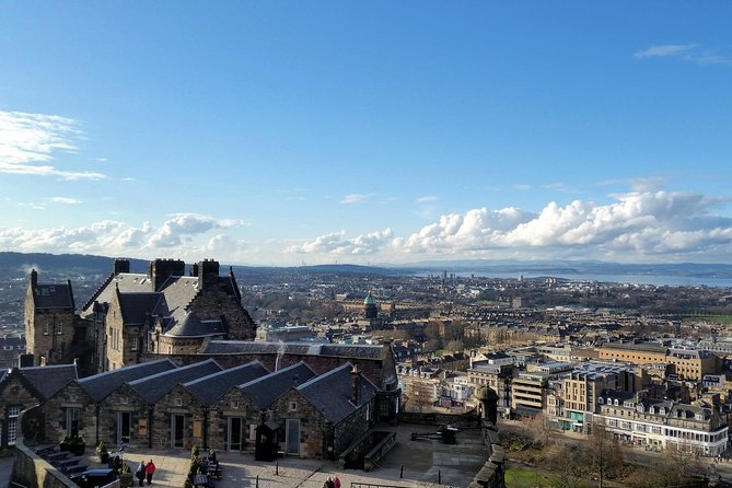 Edinburgh Castle Guided Walking Tour in English - Meeting on the Royal Mile, Then Walking Up to the Castle
