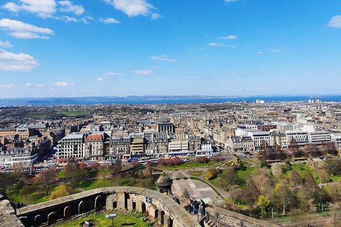Edinburgh Castle Highlights Tour with Tickets, Map, and Guide - Inside the fortress: Argyle Battery, the One O Clock gun, and big views