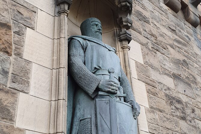 Edinburgh Castle Highlights Tour with Tickets, Map, and Guide - Should you book this Edinburgh Castle highlights tour?