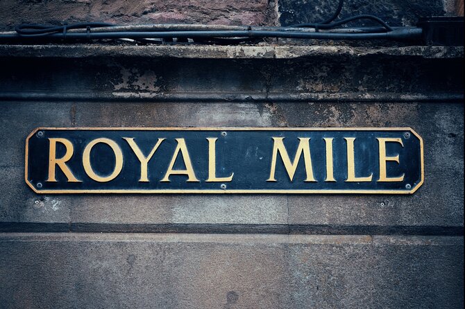 Edinburgh Castle & Old Town Small Group Guided Tour - Old Town Corners Where Dark Moments Happened