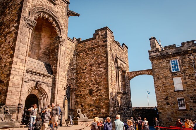 Edinburgh Castle Tickets & Tour - Local Scottish Guide In a Kilt - The One O’ Clock Gun Spot: Why Timing Helps Your Photos