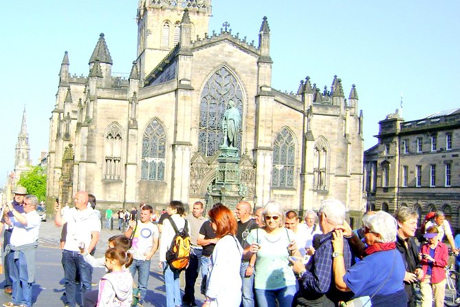 Edinburgh City Walking Tour, Discover Old Town, Royal Mile with a Local Expert! - The pace, timing, and what to wear in Old Town Edinburgh