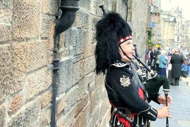 Edinburgh City Walking Tour, Discover Old Town, Royal Mile with a Local Expert! - Small-group energy with guide-led Q and A
