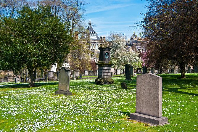 Edinburgh Darkside Walking Tour: Mysteries, Murder and Legends - Calton Hill: the climb, the views, and the witch-trial context