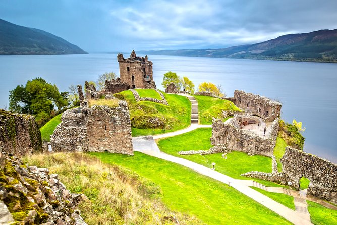 Edinburgh: Eilean Donan, Loch Ness & Glenfinnan - 2 Day Tour - Fort Augustus and Loch Ness: views, lunch time, and the Nessie question