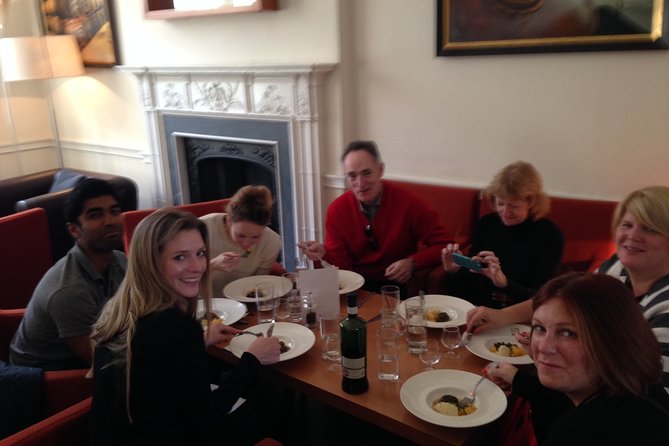 Edinburgh Food & Drink Tour with EatWalk Tours - Where you meet and how the 3-hour pace feels on your feet