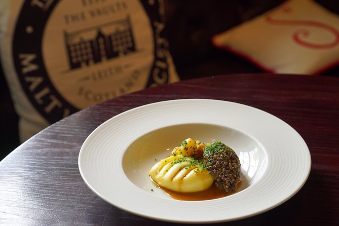 Edinburgh Food & Drink Tour with EatWalk Tours - Grassmarket Stop: eating in a place with edge and stories