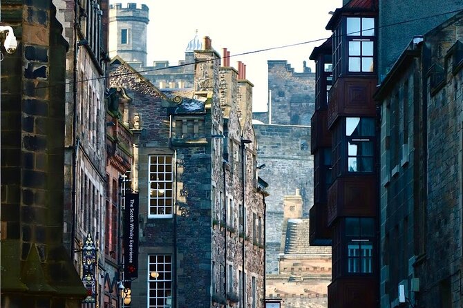 Edinburgh Food Tour with Scotch, Haggis, a Secret Dish & More - Finish near St Mary’s Street with Scott Monument and a whisky-led finale