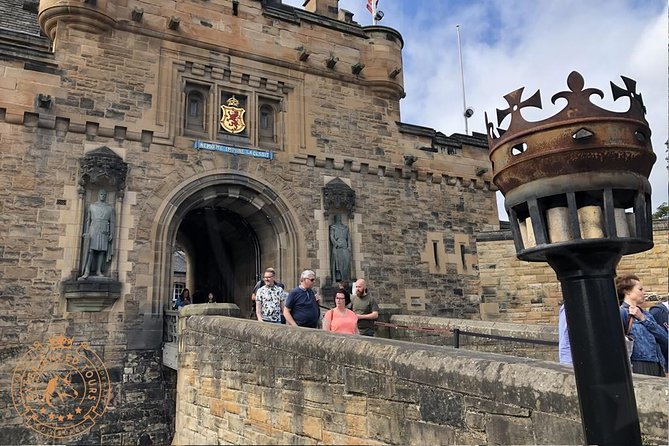 Edinburgh Full-Day Guided Private Tour in a Premium Minivan - Key things that make this tour worth your time