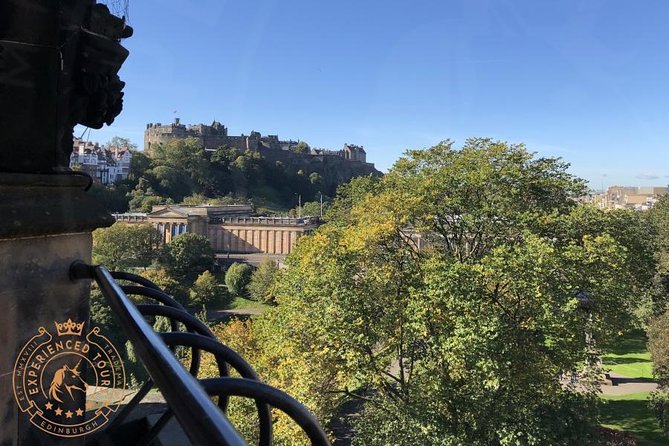 Edinburgh Full-Day Guided Private Tour in a Premium Minivan - New Town, Holyroodhouse, and the Scottish Parliament Contrast