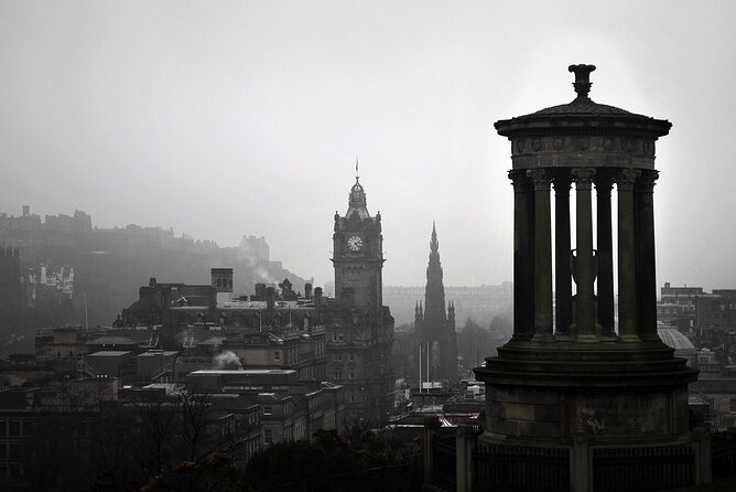 Edinburgh Ghost Tour: Mysteries, Legends and Murders - Royal Mile stop: 17th-century alleys and night views