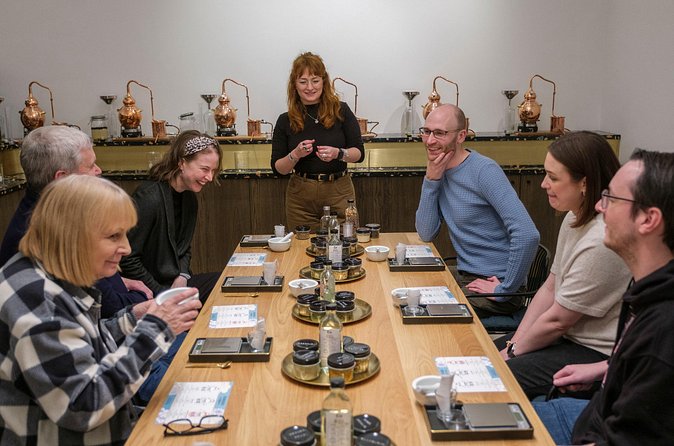 Edinburgh Gin Distillery Making Experience - Spotting the right tour size: why 8 people feels ideal