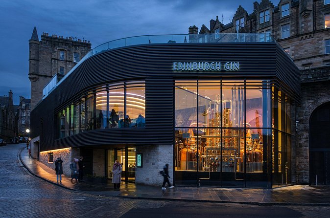 Edinburgh Gin Distillery Making Experience - Tutored gin tasting and why tonics matter as much as gin