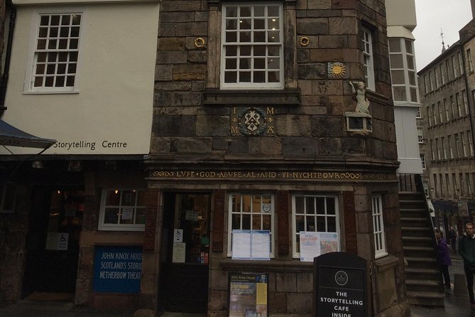 Edinburgh: History Lovers Old Town Walking Tour - Grassmarket: markets, pubs, hangings, and the Castle view