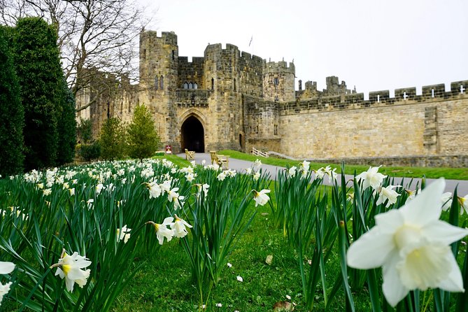 Edinburgh: Holy Island, Alnwick Castle & Kingdom of Northumbria - Guide personalities: why names matter on this kind of route