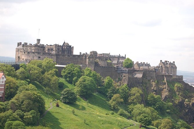 Edinburgh Hop-on Hop-off City Tour with Live Guide - Should You Book This Edinburgh Hop-On Hop-Off Live Guide Tour?