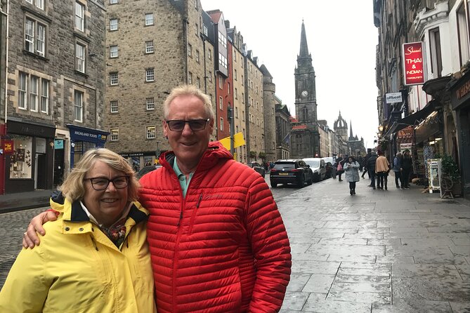 Edinburgh Like a Local: Private & Personalized Experience (3 hrs) - Edinburgh Castle halls: amazing, but tickets are not included
