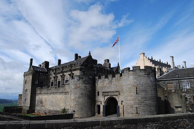 Edinburgh: Loch Lomond, Stirling Castle and the Kelpies Day Tour - The Kelpies and The Helix: 30m mythical horses in 15 minutes