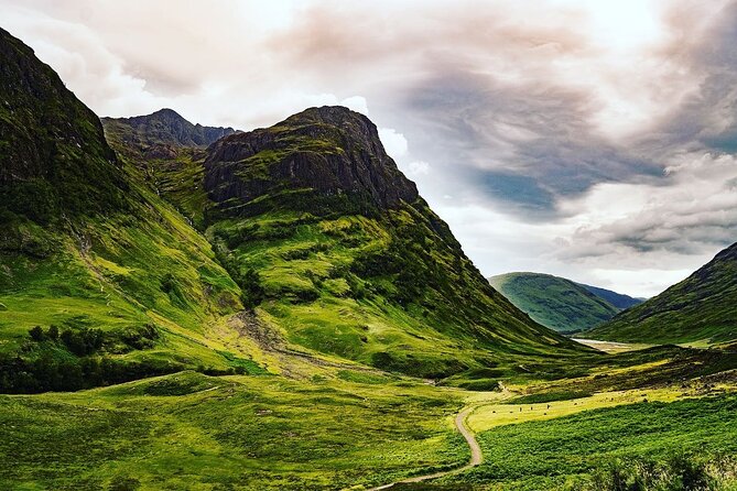 Edinburgh: Loch Ness, Glencoe & The Highlands - Callander: refresh break and Highland cow odds