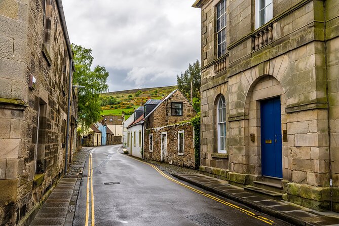 Edinburgh: Mary Queen of Scots Privately Guided Luxury Day Tour - Falkland Palace, the Royal Tennis Court, and Outlander Village Feels